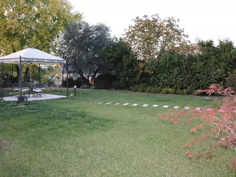Immagine 39 di Villa in vendita  in via ugo foscolo a Appignano Del Tronto