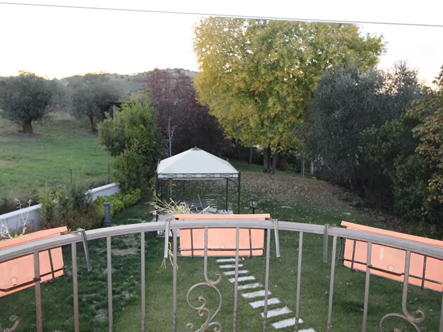 Immagine 41 di Villa in vendita  in via ugo foscolo a Appignano Del Tronto
