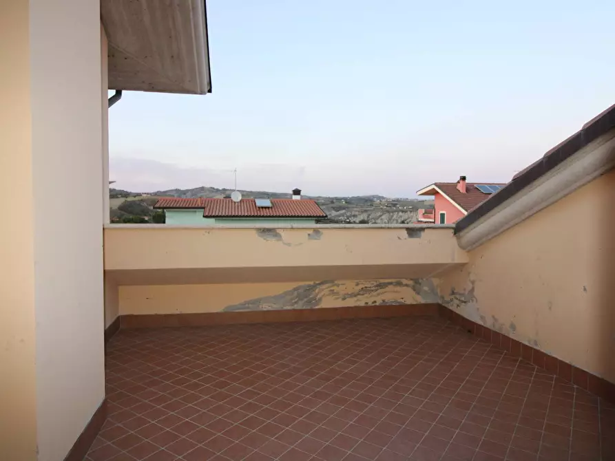 Immagine 48 di Villa in vendita  in via ugo foscolo a Appignano Del Tronto