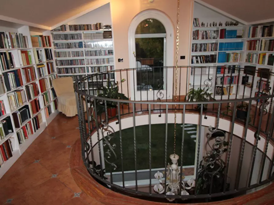 Immagine 50 di Villa in vendita  in via ugo foscolo a Appignano Del Tronto