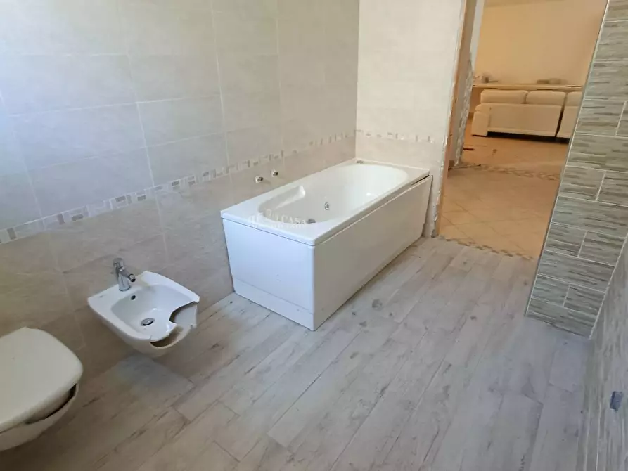 Immagine 11 di Cantina in vendita  in contrada sant'angelo 55 a Ancarano