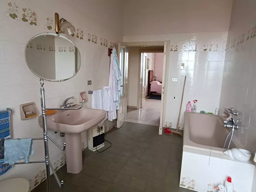 Immagine 35 di Casa indipendente in vendita  in roma a Acquaviva Picena