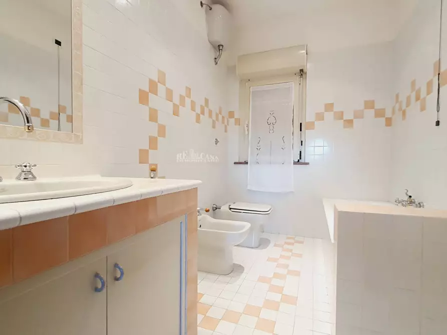 Immagine 45 di Villa in vendita  in via truentina a Ancarano