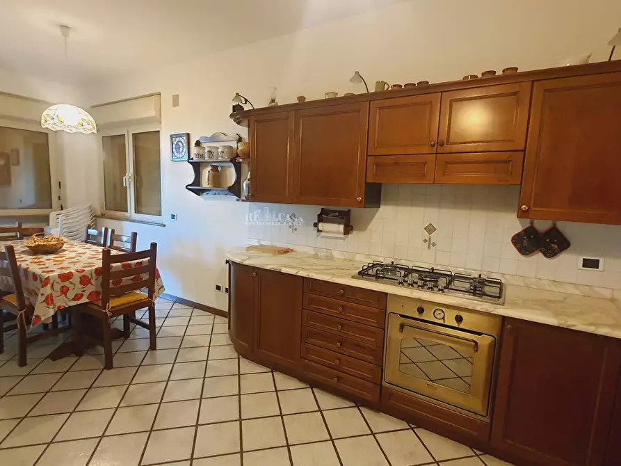 Immagine 26 di Villa in vendita  in via truentina a Ancarano