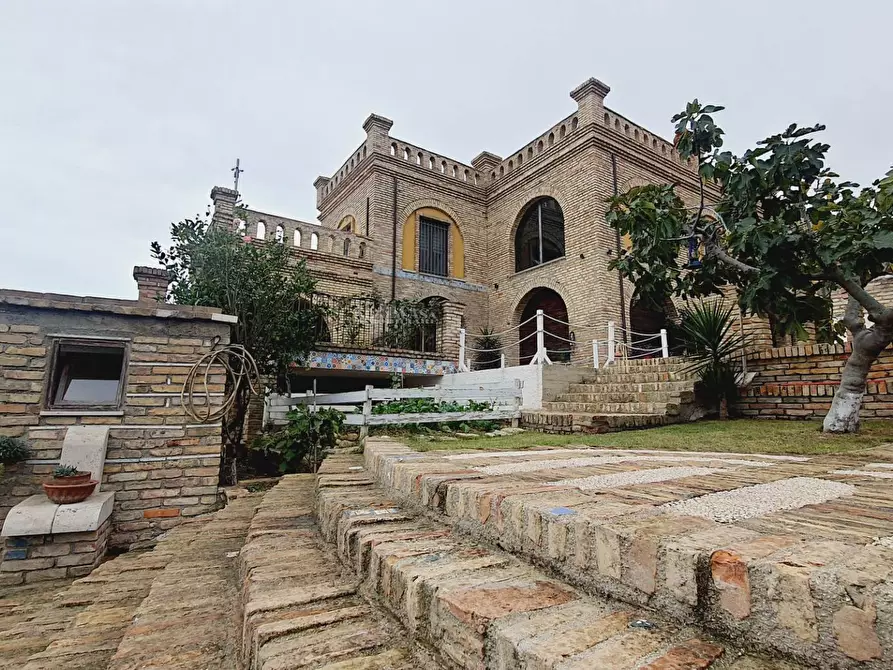 Immagine 1 di Villa in vendita  in vai san pietro a Tortoreto