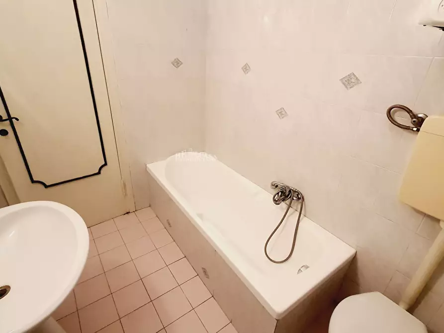 Immagine 16 di Appartamento in vendita  in via dei piceni a Grottammare