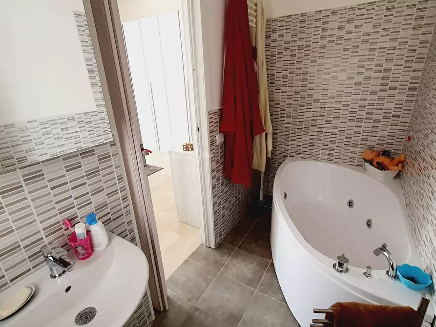 Immagine 35 di Appartamento in vendita  in VIA VALDASO 47 a Montalto Delle Marche