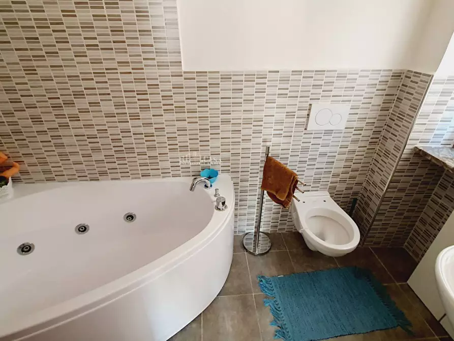 Immagine 37 di Appartamento in vendita  in VIA VALDASO 47 a Montalto Delle Marche