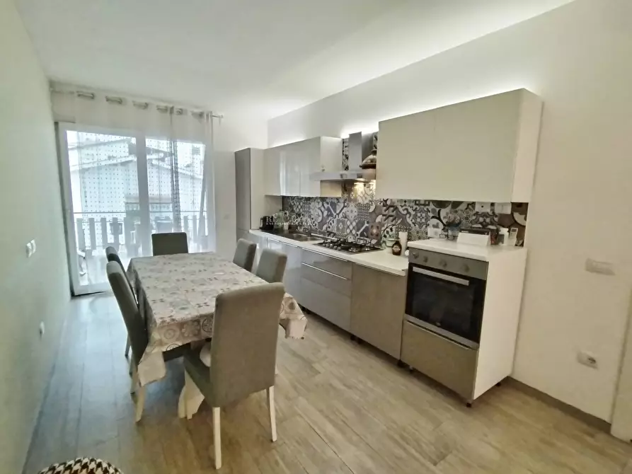 Immagine 2 di Appartamento in vendita  in via Alberigo da Barbiano 4 a San Benedetto Del Tronto