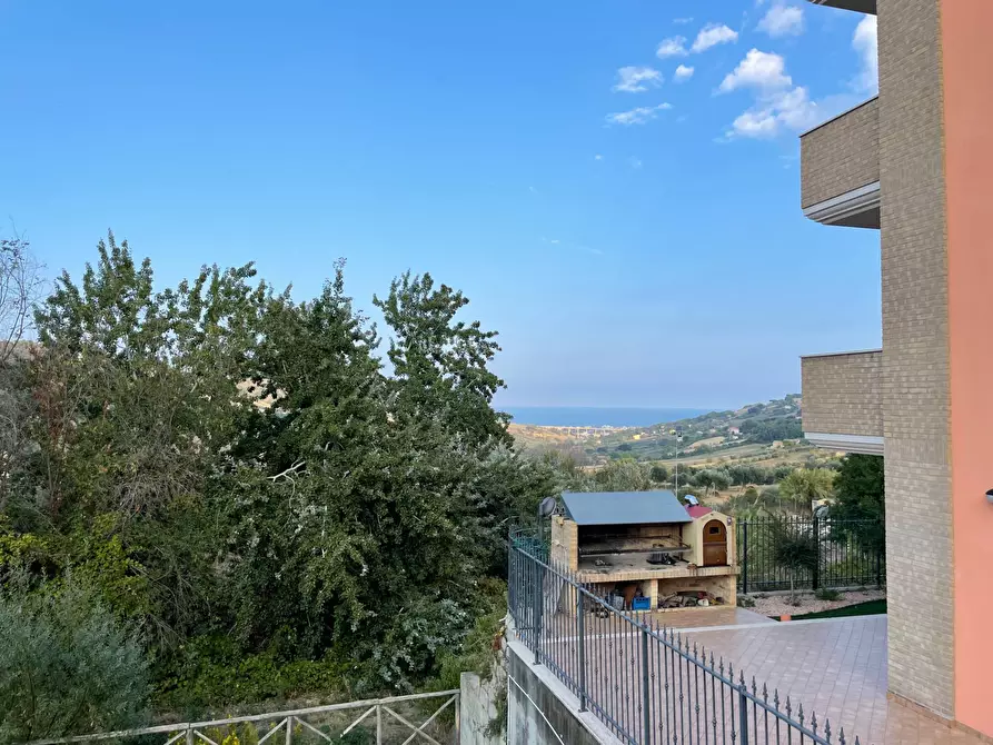 Immagine 12 di Appartamento in vendita  in via miramare a Acquaviva Picena