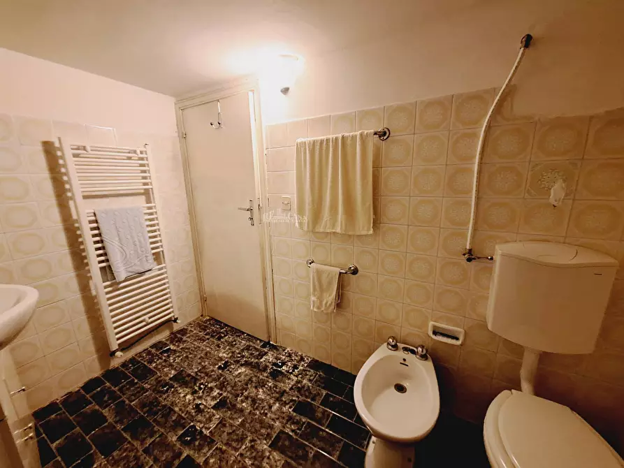 Immagine 10 di Casa indipendente in vendita  in piazza fiume 6 a Montefiore Dell'aso