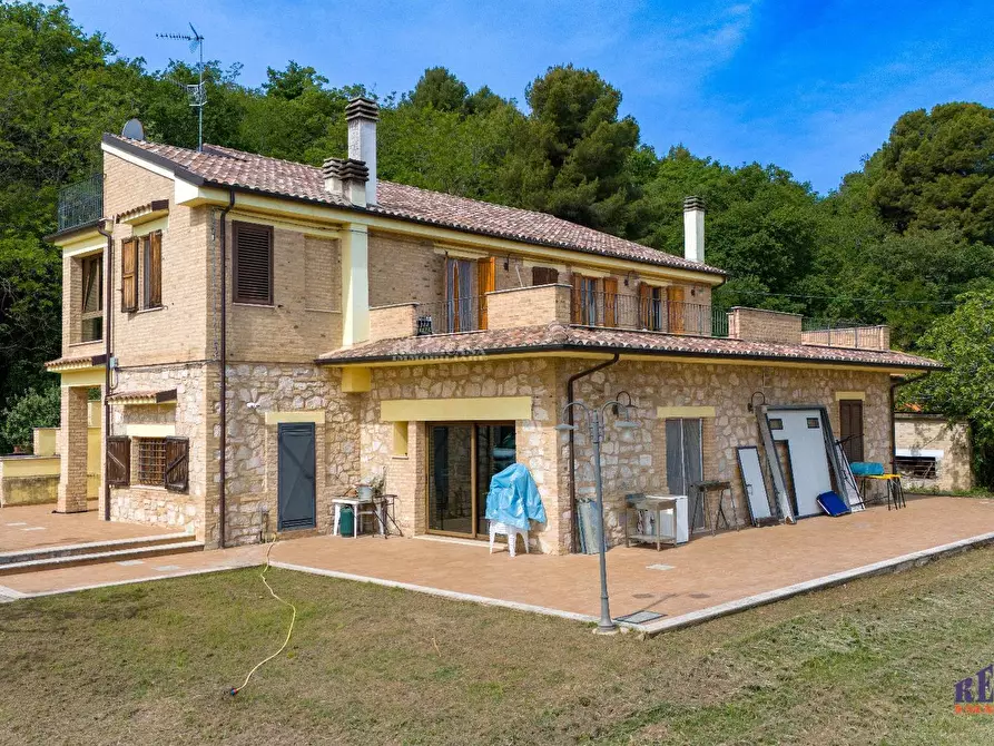 Immagine 1 di Villa in vendita  in Contrada Codara 42 a Ripatransone