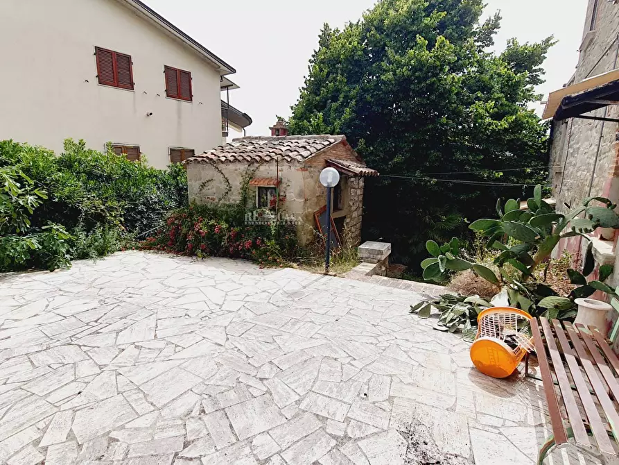 Immagine 43 di Rustico / casale in vendita  in STRADA OSOLI 12 a Roccafluvione