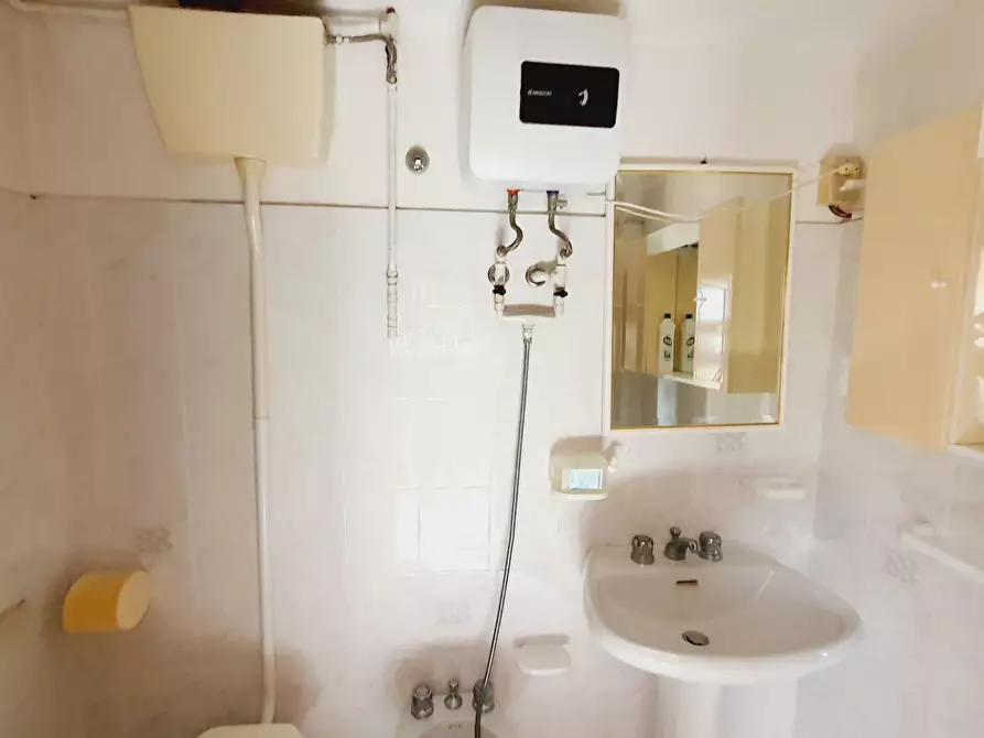 Immagine 24 di Rustico / casale in vendita  in STRADA OSOLI 12 a Roccafluvione