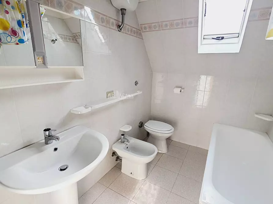 Immagine 26 di Palazzo in vendita  in via vespucci 25 a Martinsicuro