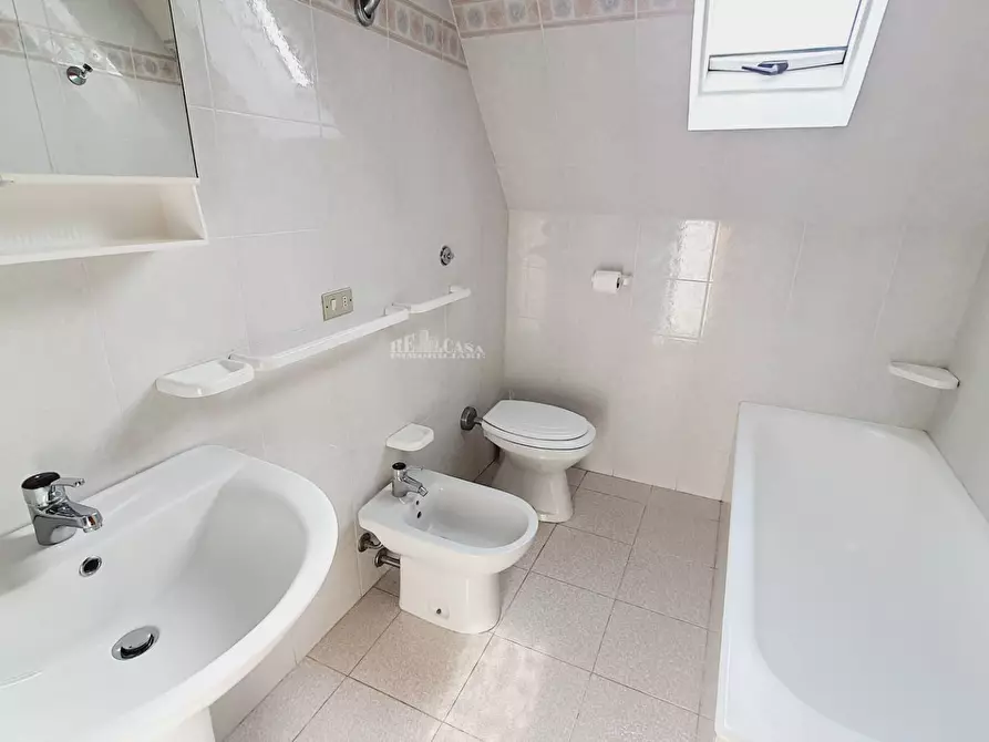 Immagine 28 di Palazzo in vendita  in via vespucci 25 a Martinsicuro