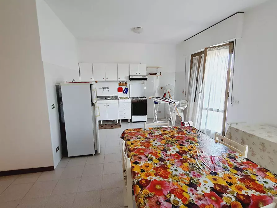 Immagine 32 di Palazzo in vendita  in via vespucci 25 a Martinsicuro