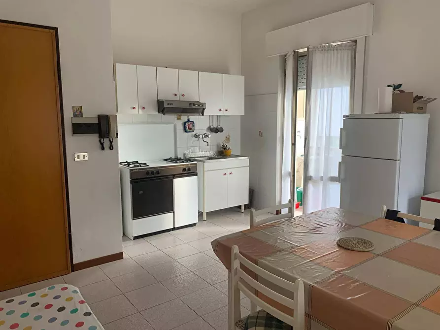 Immagine 40 di Palazzo in vendita  in via vespucci 25 a Martinsicuro