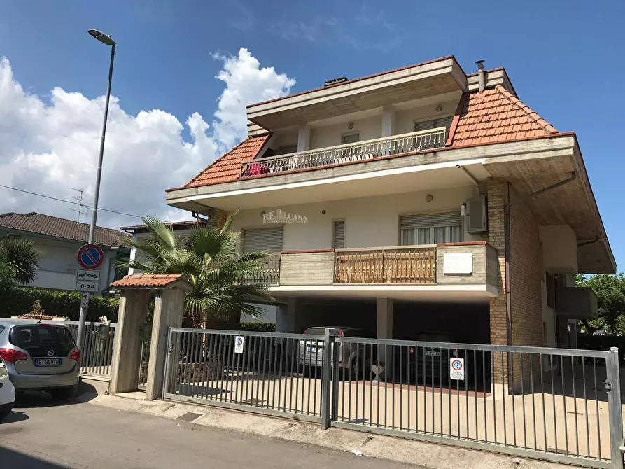 Immagine 56 di Palazzo in vendita  in via vespucci 25 a Martinsicuro