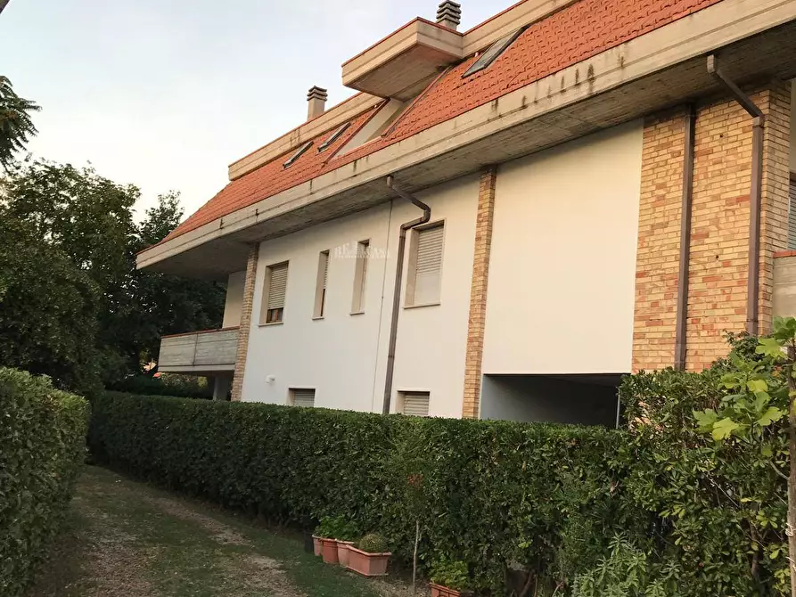 Immagine 57 di Palazzo in vendita  in via vespucci 25 a Martinsicuro