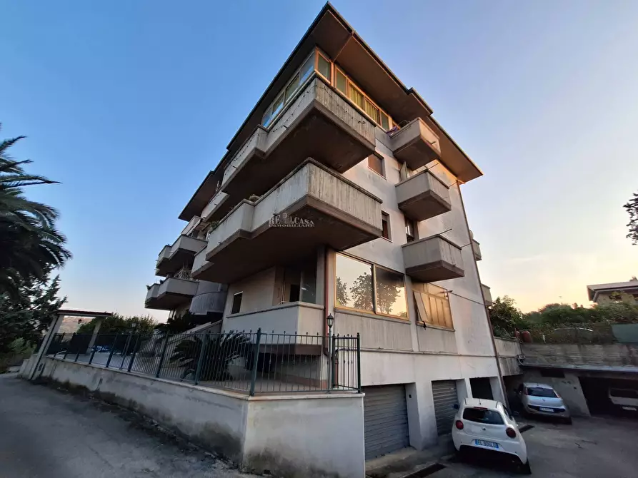 Immagine 37 di Appartamento in vendita  in contrada treazzano a Monsampolo Del Tronto