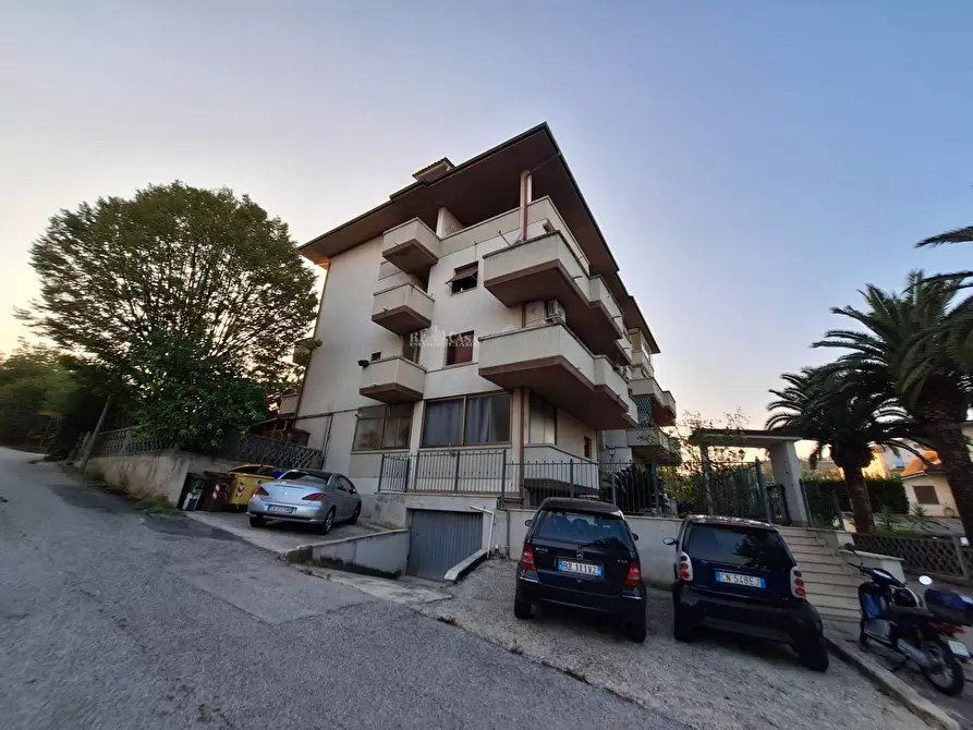 Immagine 55 di Appartamento in vendita  in contrada treazzano a Monsampolo Del Tronto