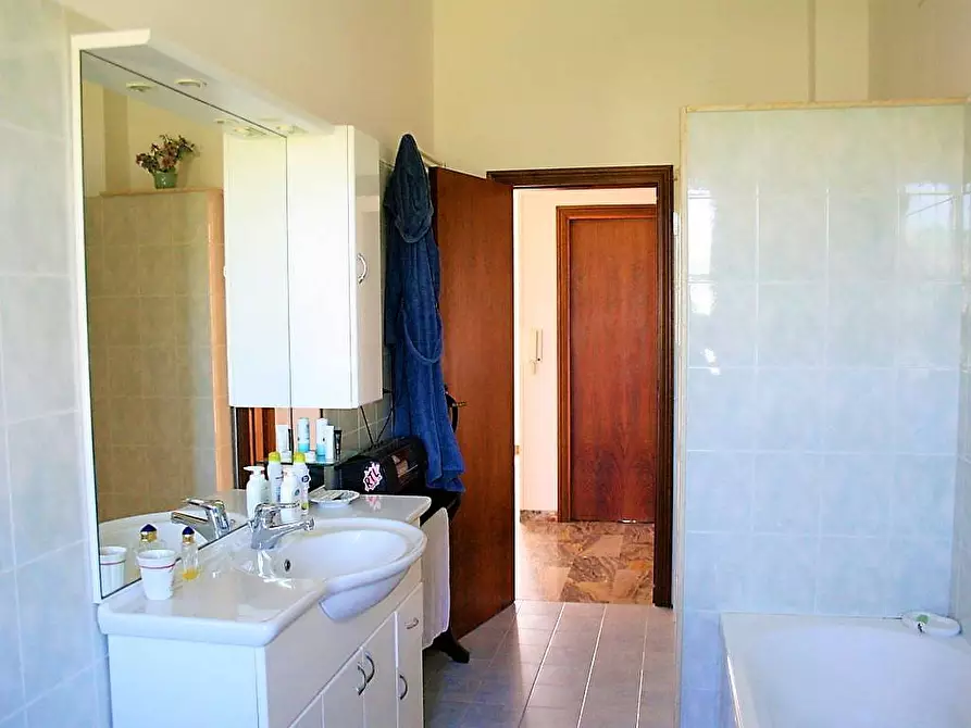 Immagine 25 di Casa indipendente in vendita  in Contrada di là di Menocchia, 63063 Carassai AP 40 a Carassai