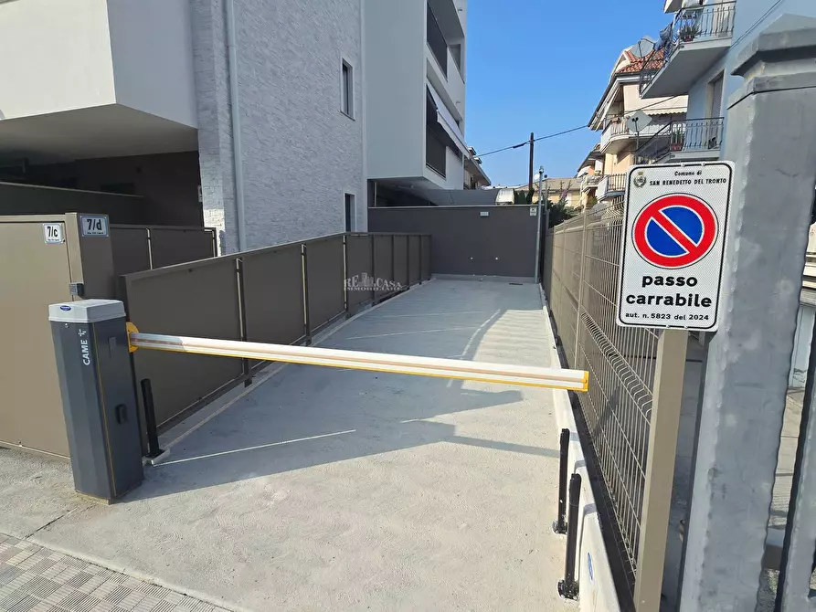 Immagine 25 di Appartamento in vendita  in Via Fratelli Cervi 7 a San Benedetto Del Tronto