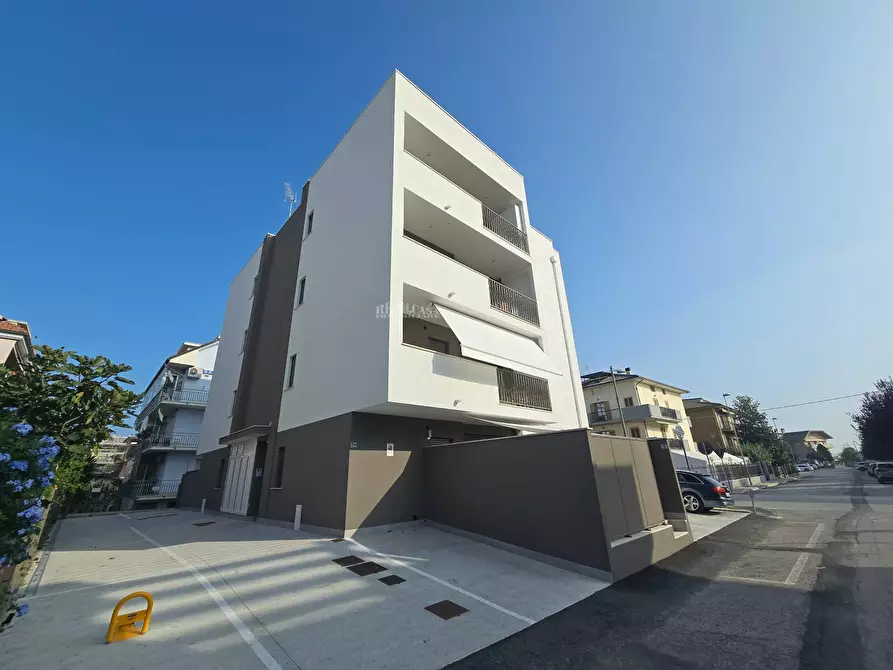 Immagine 1 di Appartamento in vendita  in Via Fratelli Cervi 7 a San Benedetto Del Tronto