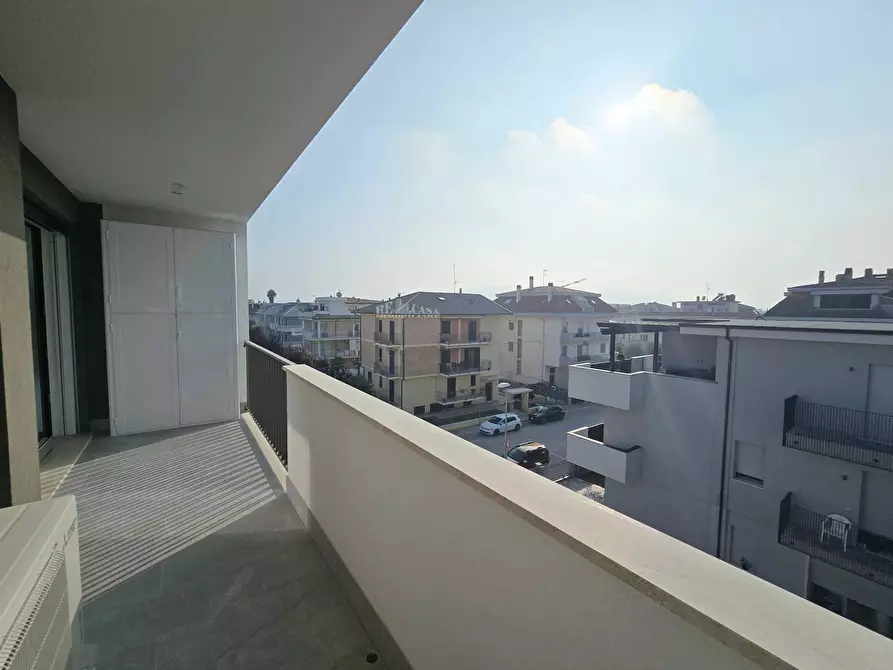 Immagine 9 di Appartamento in vendita  in Via Fratelli Cervi 7 a San Benedetto Del Tronto