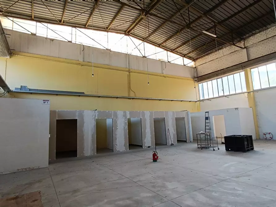 Immagine 32 di Capannone industriale in vendita  in fermi a Acquaviva Picena