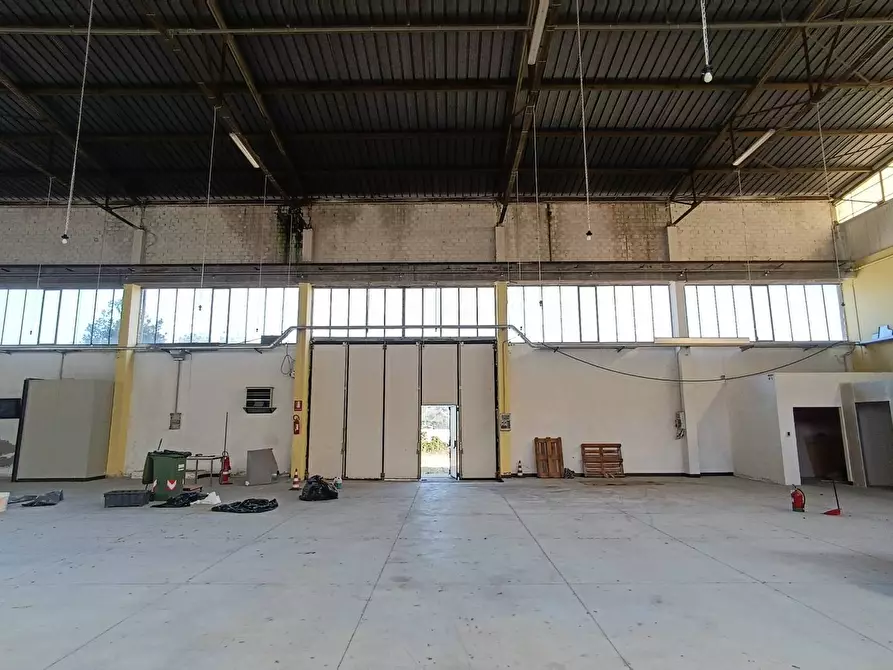 Immagine 39 di Capannone industriale in vendita  in fermi a Acquaviva Picena
