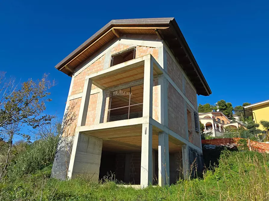 Immagine 2 di Villa in vendita  in via ignazio silone 1 a Ancarano