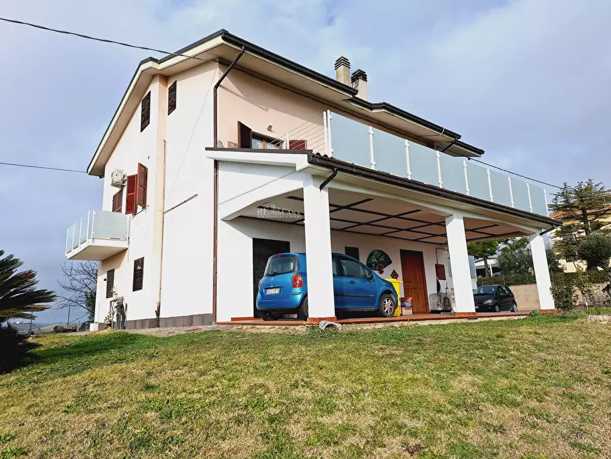 Immagine 28 di Villa in vendita  in contrada montetinello 25 a Acquaviva Picena