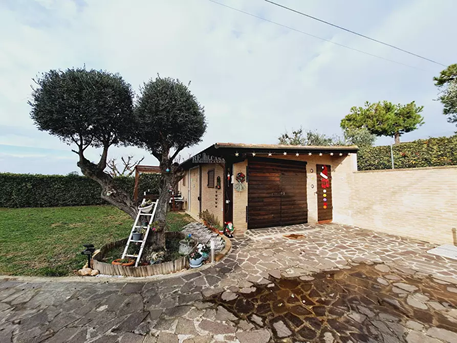 Immagine 33 di Villa in vendita  in contrada montetinello 25 a Acquaviva Picena