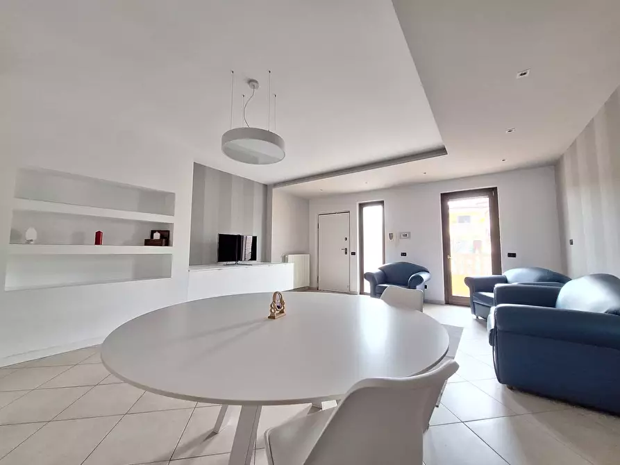 Immagine 3 di Appartamento in vendita  in via parignano a Nereto