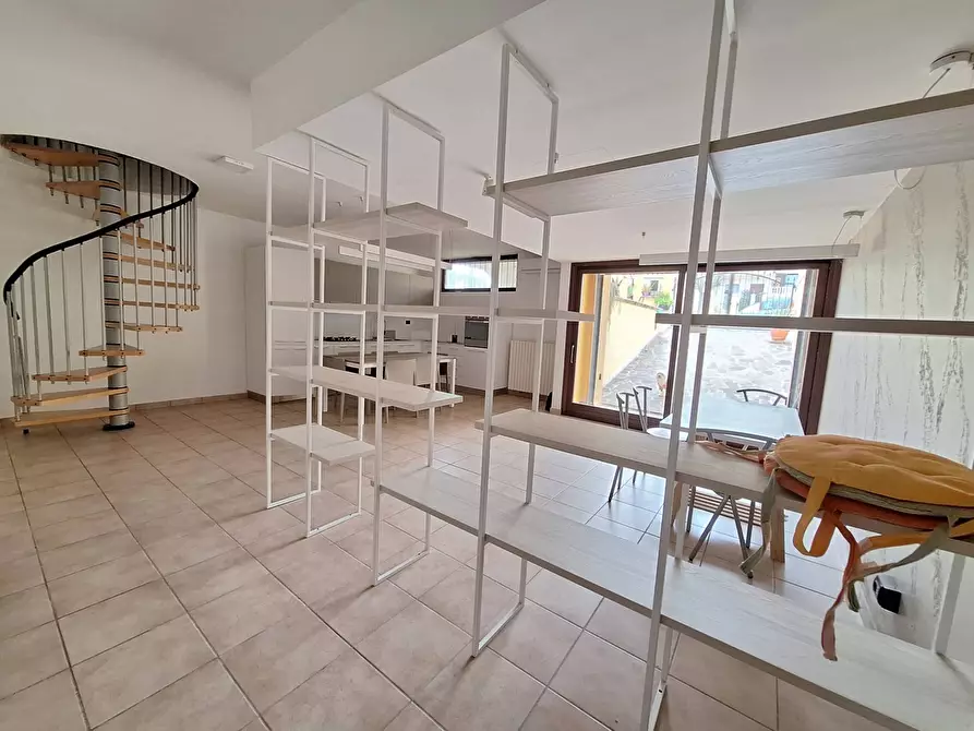 Immagine 16 di Appartamento in vendita  in via parignano a Nereto