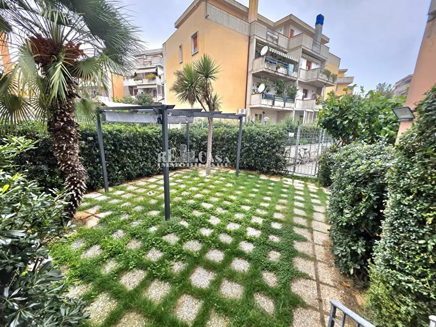 Immagine 10 di Appartamento in vendita  in Via Galileo Galilei 50 a Grottammare