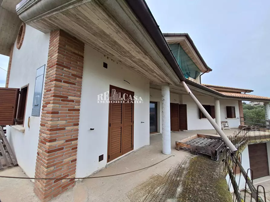 Immagine 10 di Villa in vendita  in via pianagallo snc a Ancarano