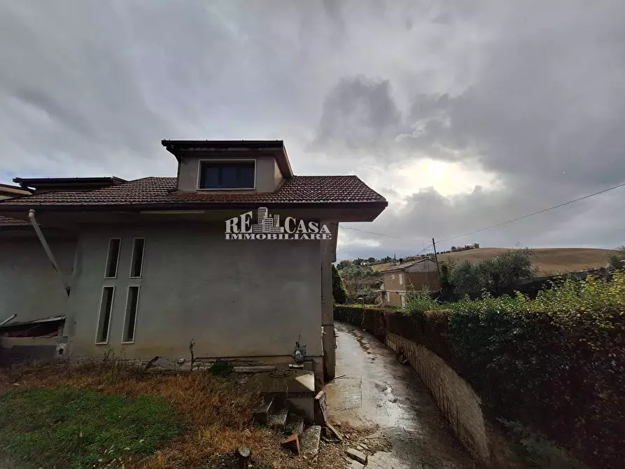 Immagine 2 di Casa indipendente in vendita  in via montecoccio 12 a Ancarano