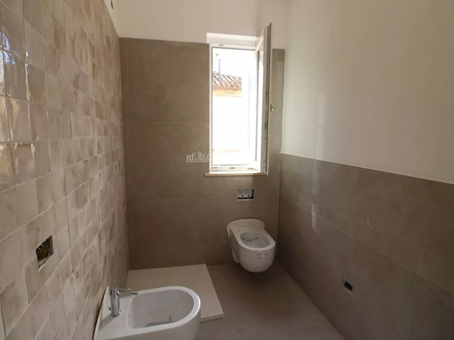 Immagine 29 di Appartamento in vendita  in Via cairoli 95 a Grottammare