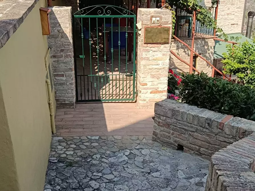Immagine 41 di Albergo/B&B/Residence in vendita  in via castello 55 a Cupra Marittima