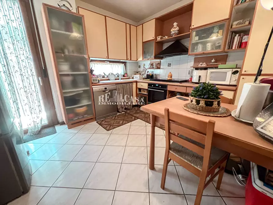 Immagine 16 di Appartamento in vendita  in Largo Danubio 13 a San Benedetto Del Tronto