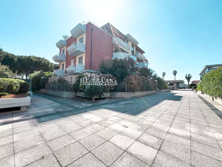 Immagine 75 di Appartamento in vendita  in Largo Danubio 13 a San Benedetto Del Tronto