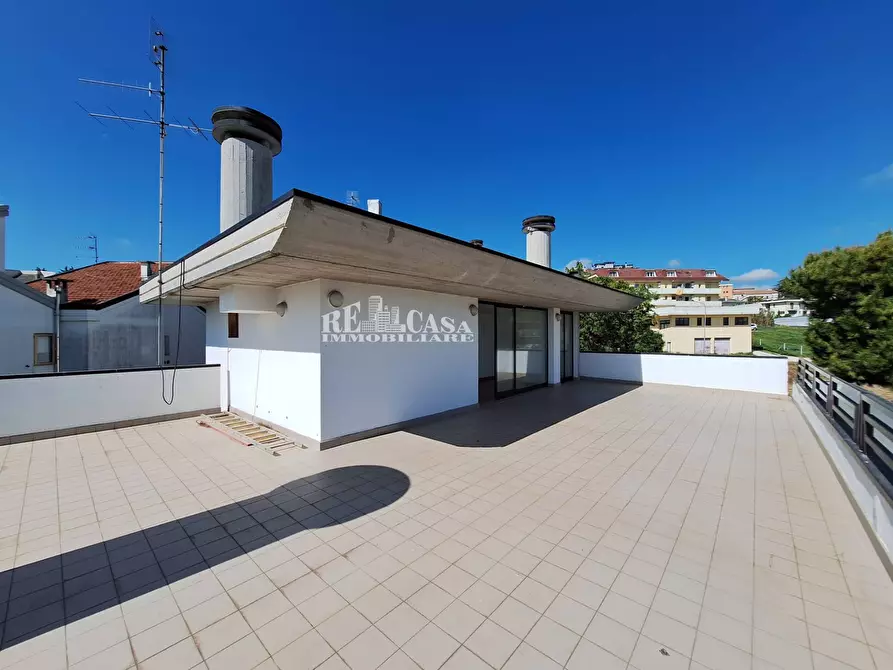 Immagine 5 di Villa in vendita  in via giuseppe guarnieri a Offida