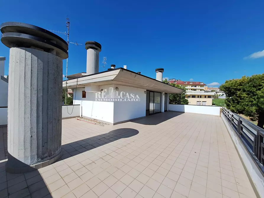 Immagine 6 di Villa in vendita  in via giuseppe guarnieri a Offida