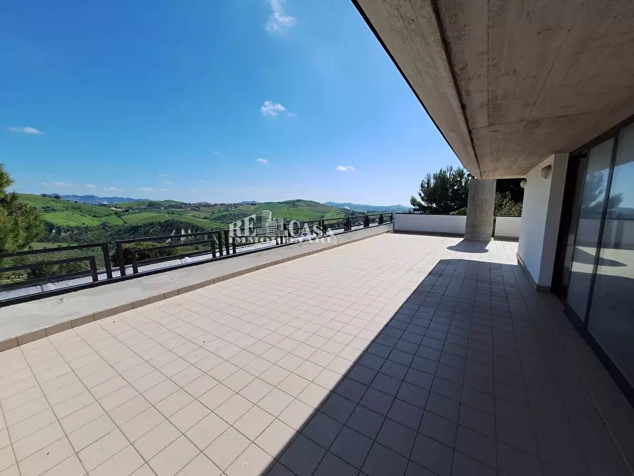 Immagine 8 di Villa in vendita  in via giuseppe guarnieri a Offida