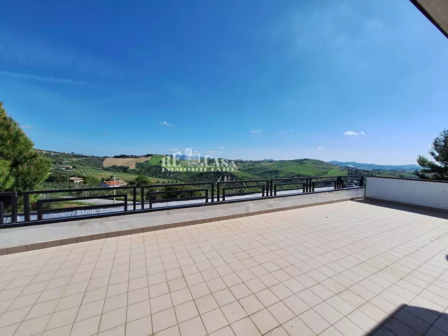 Immagine 10 di Villa in vendita  in via giuseppe guarnieri a Offida