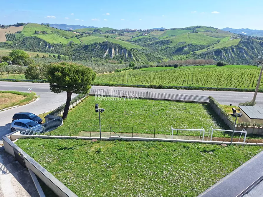 Immagine 11 di Villa in vendita  in via giuseppe guarnieri a Offida