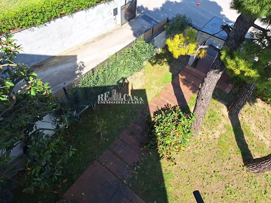 Immagine 12 di Villa in vendita  in via giuseppe guarnieri a Offida